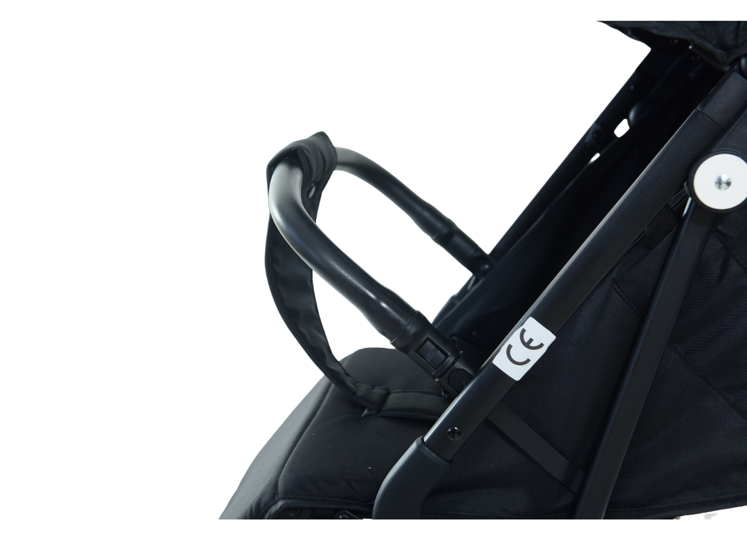 Poussette voyage Zoe Noir + OFFERT Protection pluie poussette & Moustiquaire